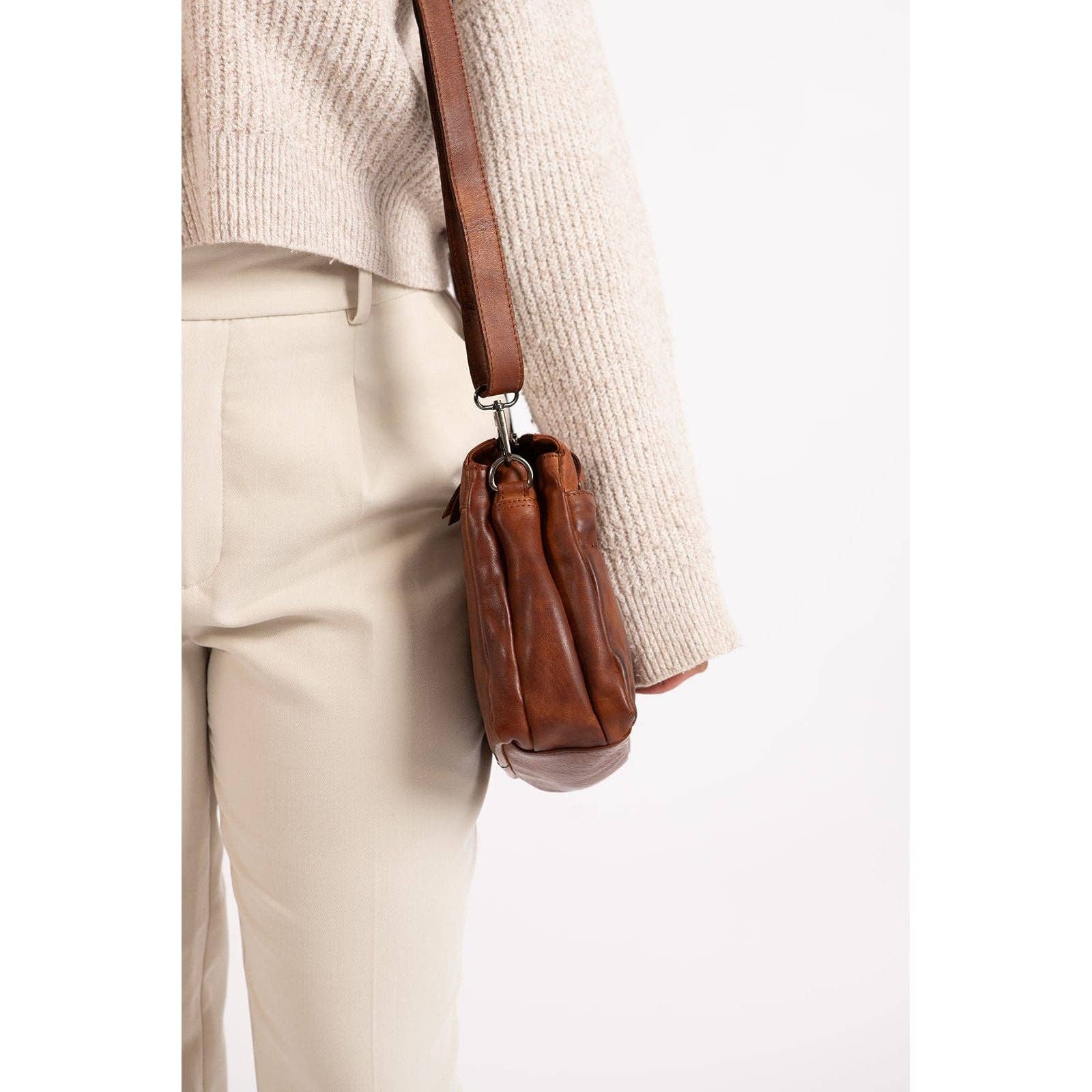 'June' Leather Shoulder Bag - Cognac