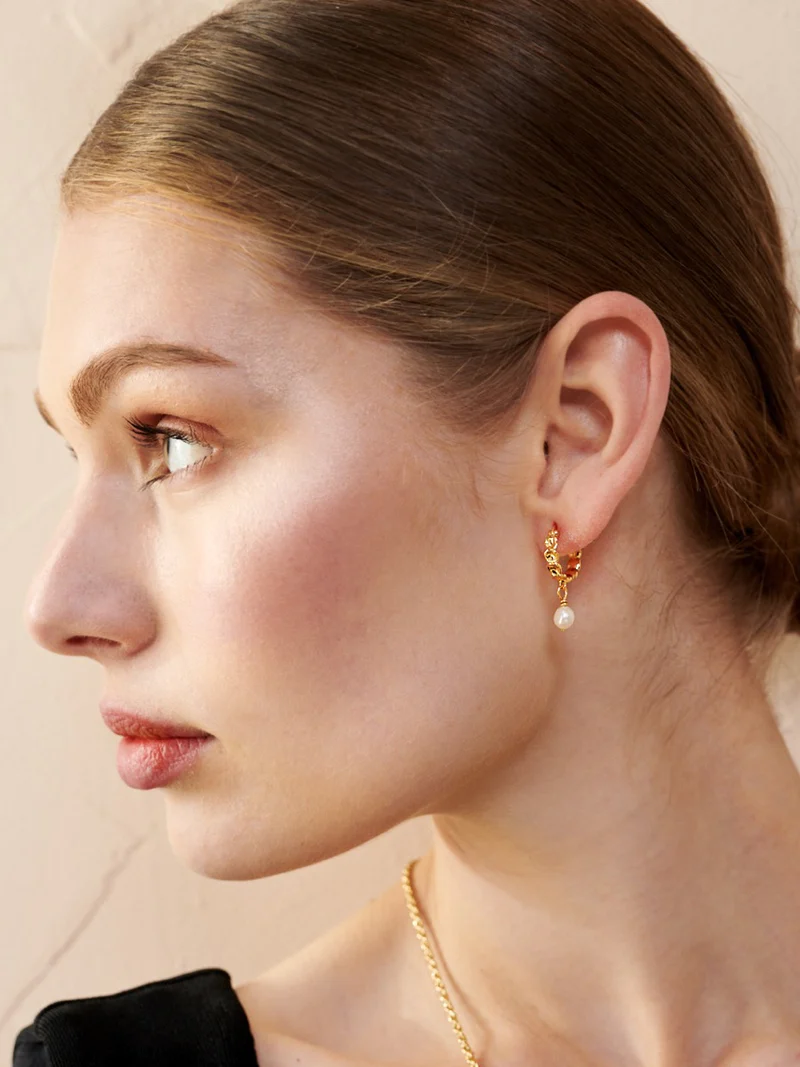 Vintage Pearl Earrings - Gold